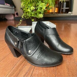 Black Faux Leather Heel Ankle Boots Size 9 Women’s Used Shoes